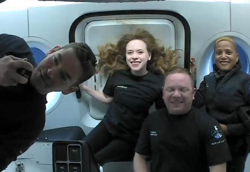 Space X posada - Turisti iz SpaceX-a razgovarali s Tomom Cruiseom iz svemira